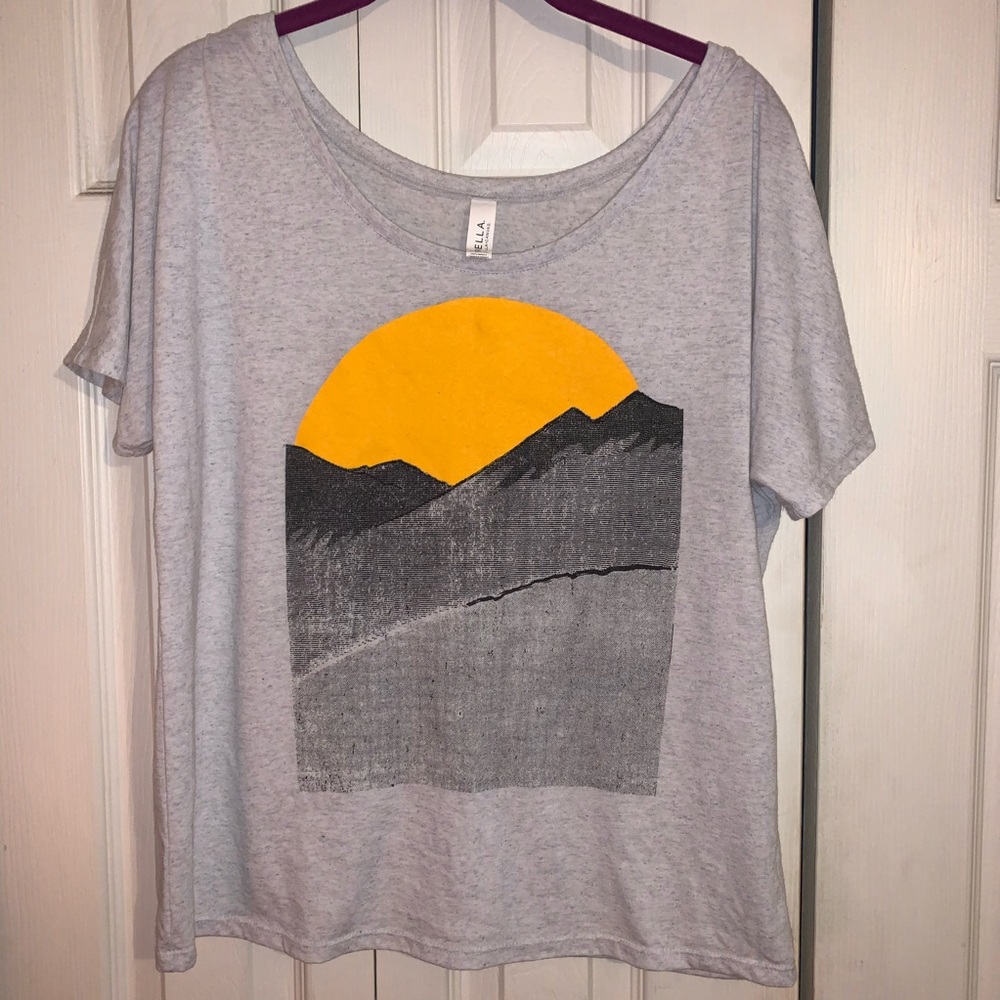 gray mountain tee